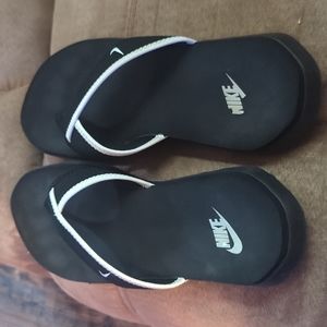 Ladies Nike flip flops